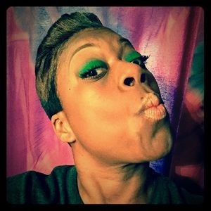 Meet your Posher, Jj